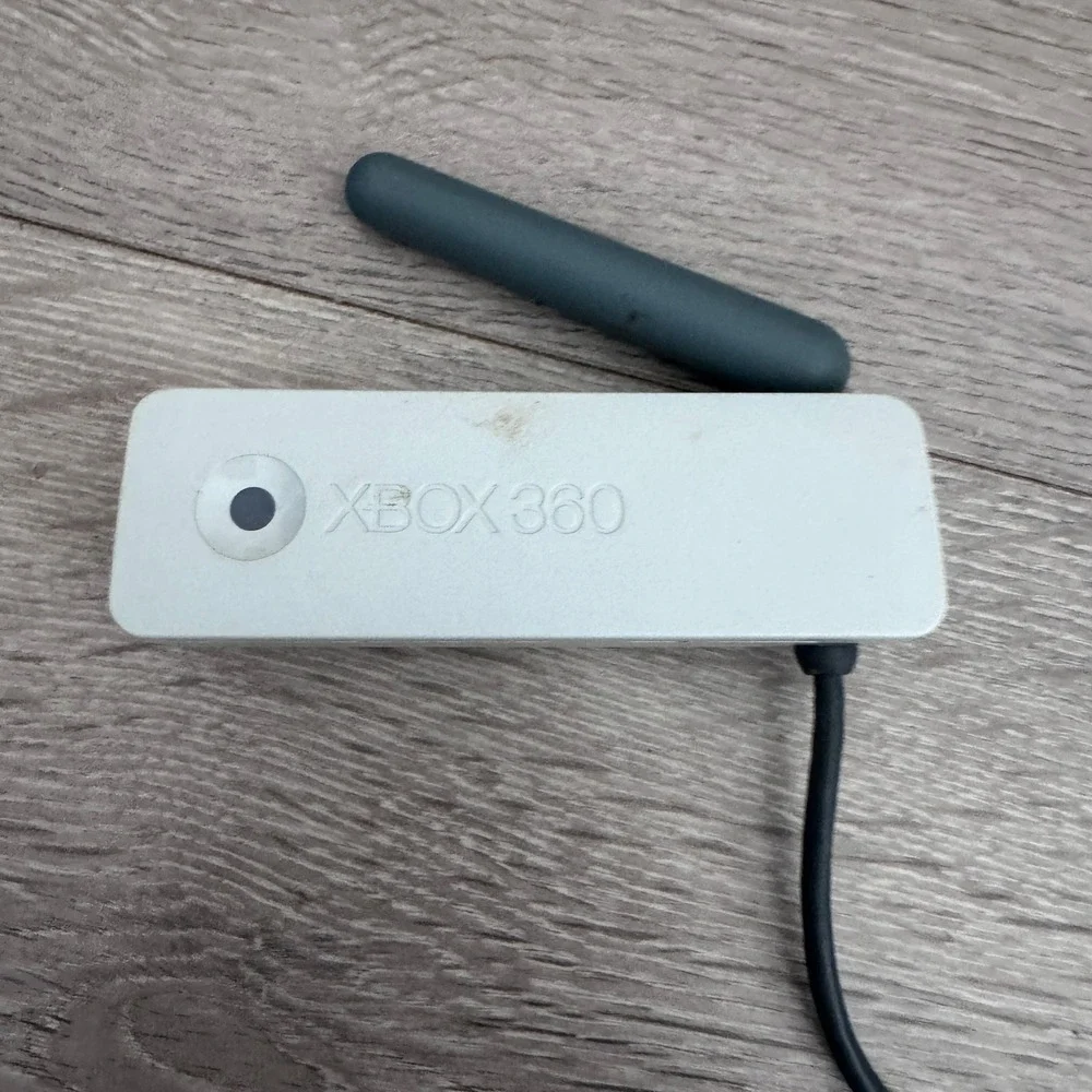Microsoft Xbox 360 Wireless Networking Adapter MN-740 White USB Wi-Fi Antenna